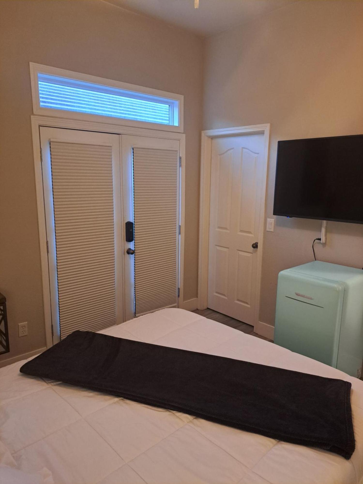 In Law Unit, 2 Bedroom Suite โรสวิลล์ ภายนอก รูปภาพ